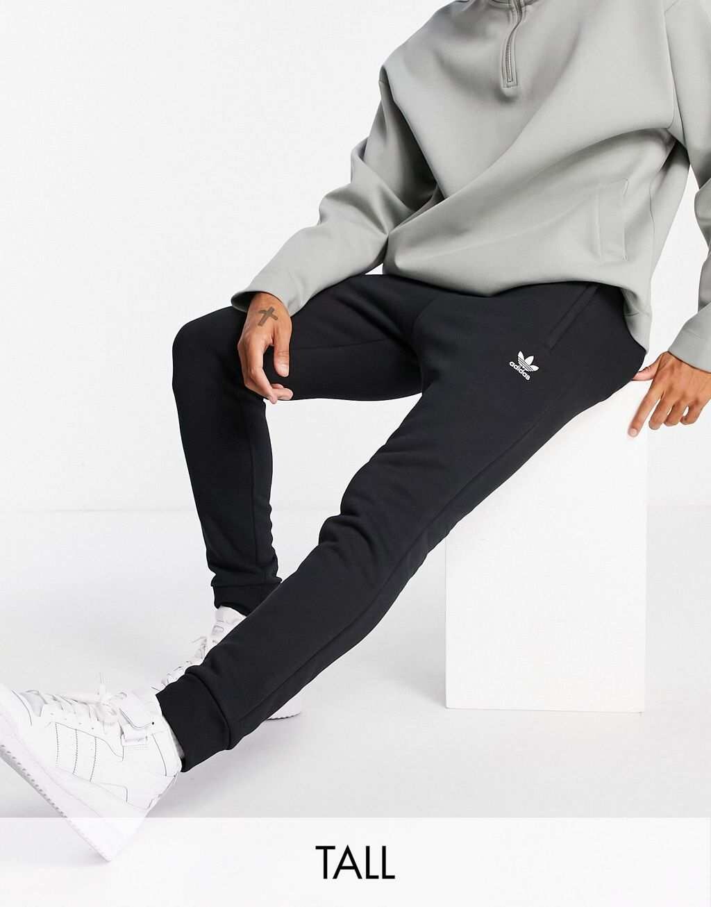

Черные джоггеры с логотипом adidas Originals Trefoil Essentials Tall