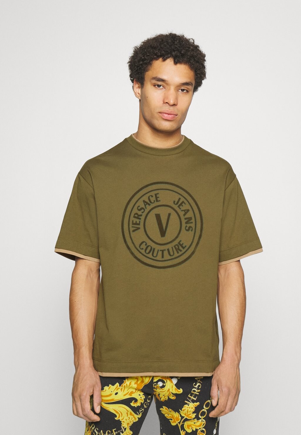 

Футболка с принтом Versace Jeans Couture, зеленый