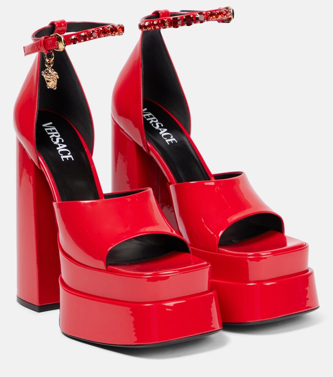 

Сандалии Medusa Aevitas из лакированной кожи на платформе Versace, красный