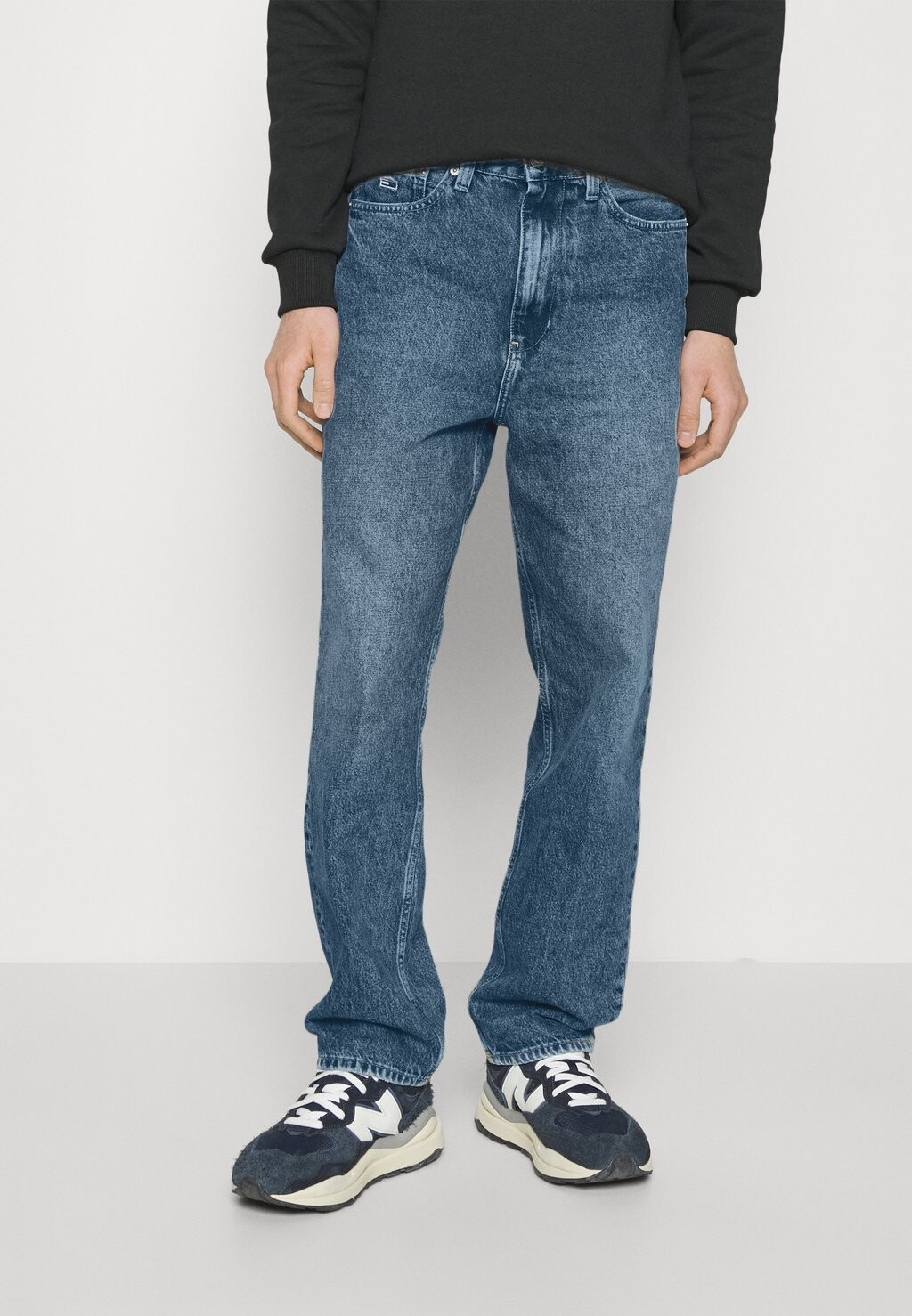 

Джинсы свободного кроя Tommy Jeans