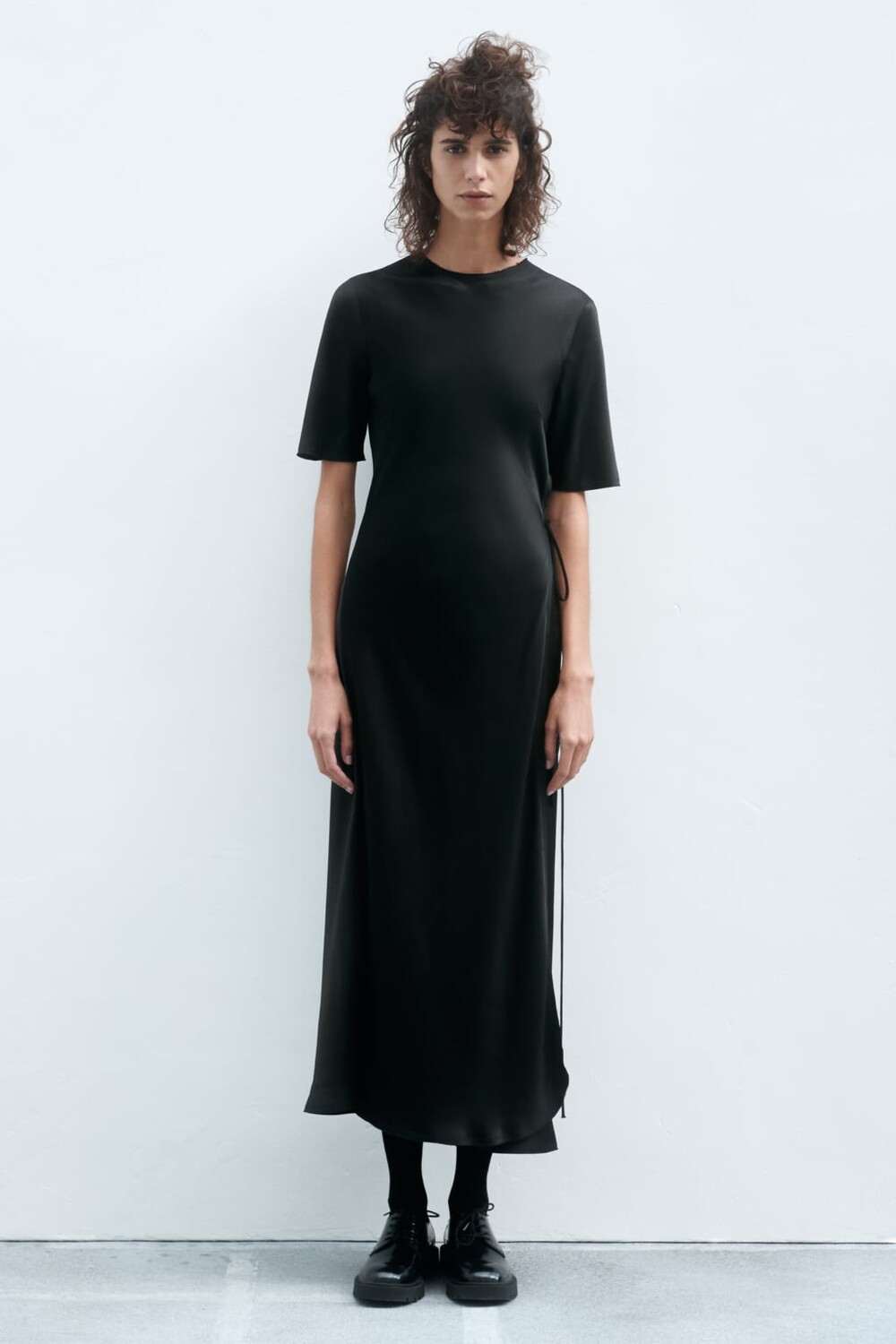

Атласное платье Zw Collection ZARA, черный