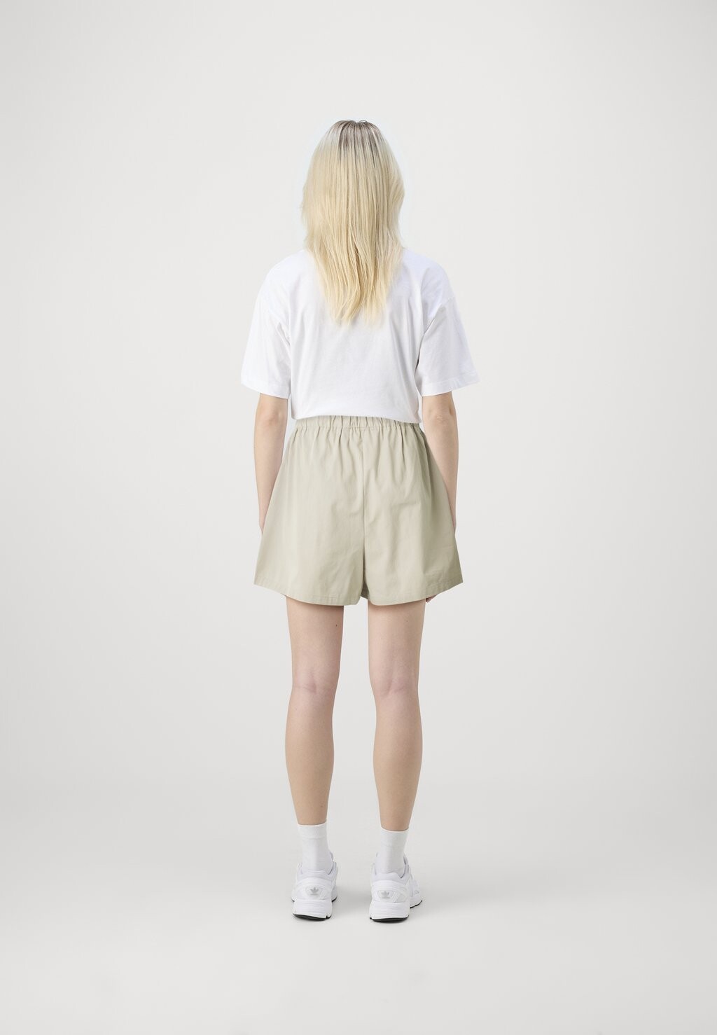 

Шорты Vmninna Vero Moda, серебристый