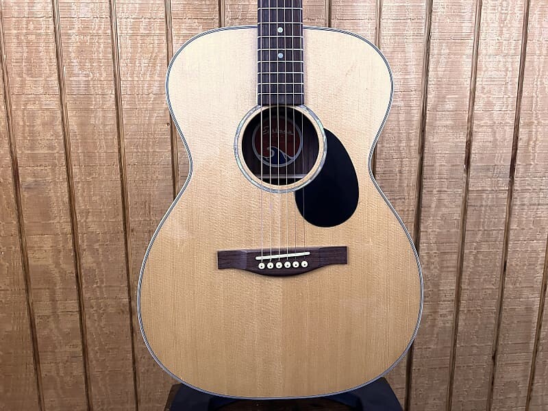 

Акустическая гитара Eastman PCH2-OM M2323764