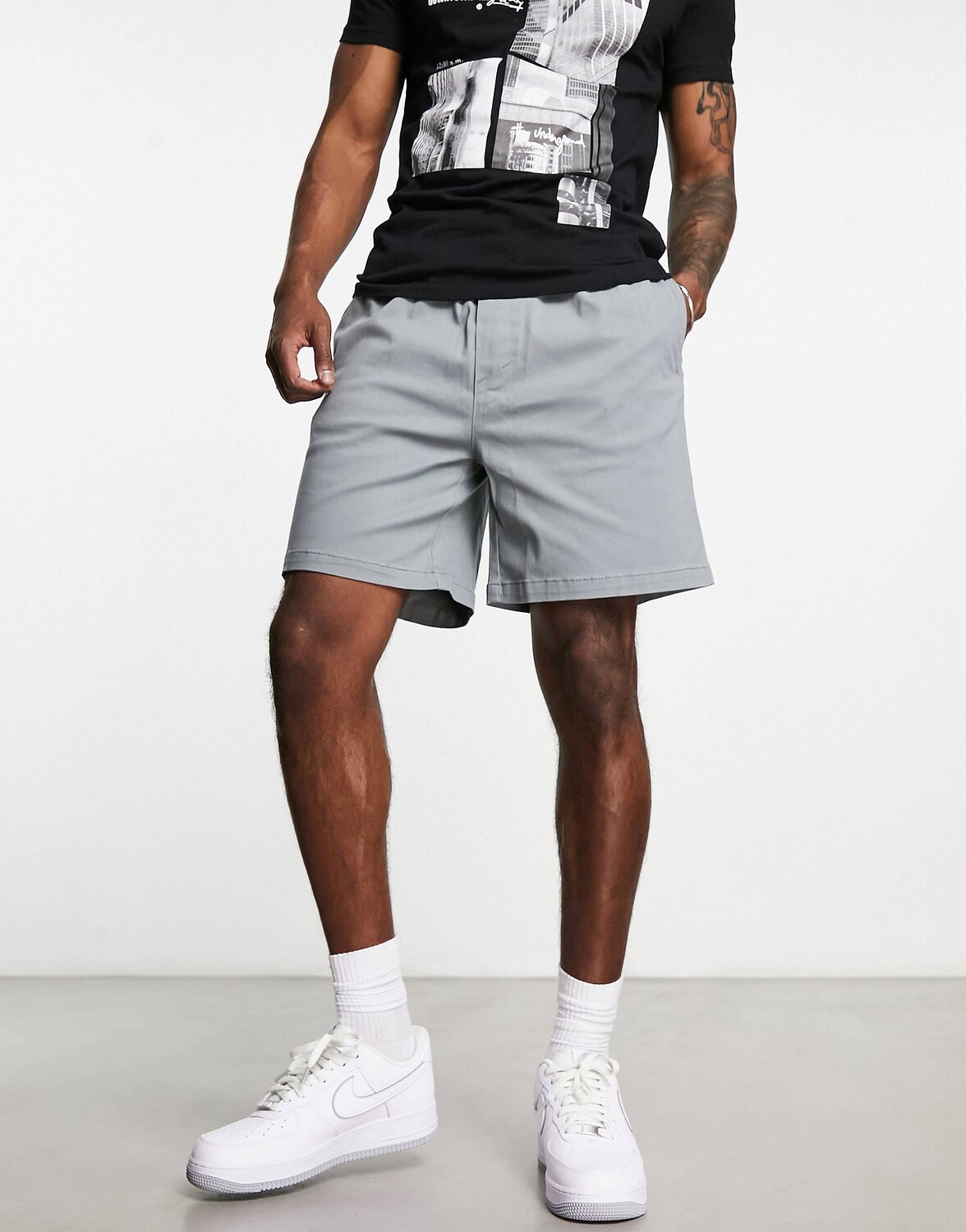 

Темно-серые шорты без застежек Pull&Bear