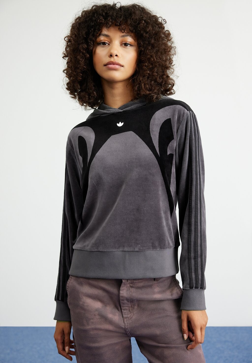 

Толстовка adidas Originals ОТРЕЗ, серый шесть