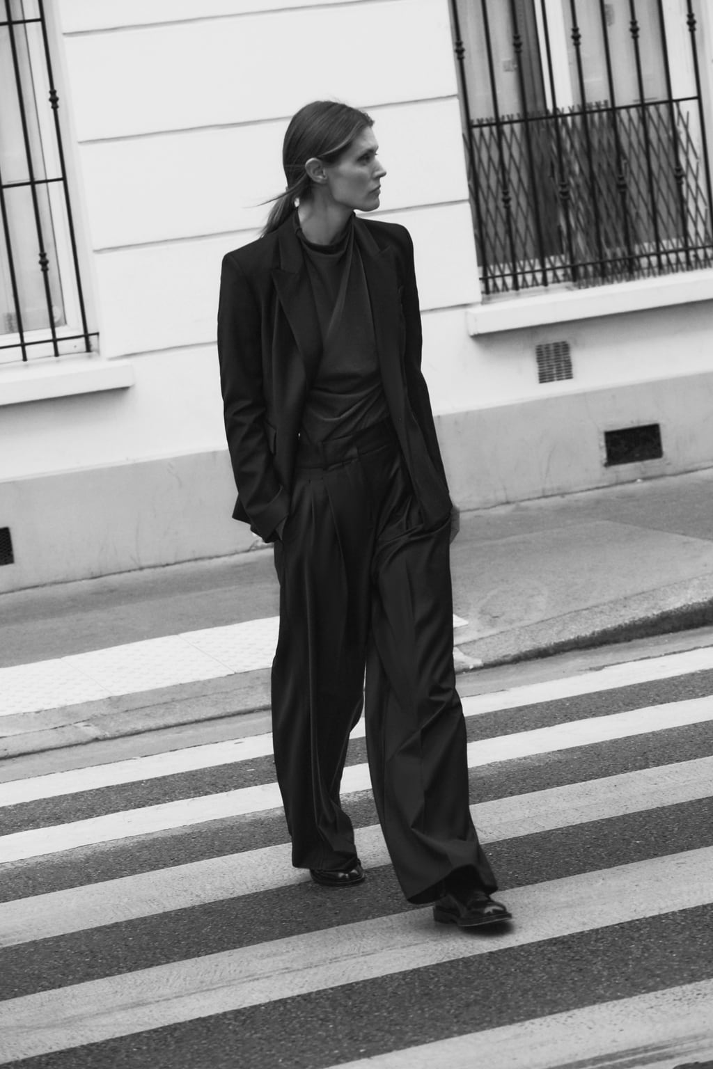 

Минималистичные брюки из смесовой шерсти Zw Collection со стрелками ZARA, черный