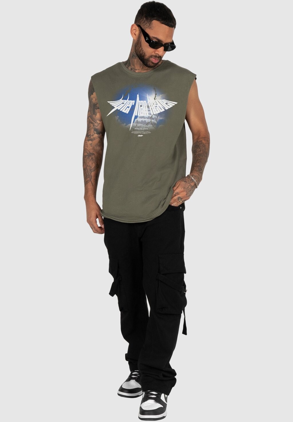 

Топ HIGHER THAN HEAVEN V.4 SLEEVELESS TEE MJ Gonzales, оливково-зеленый