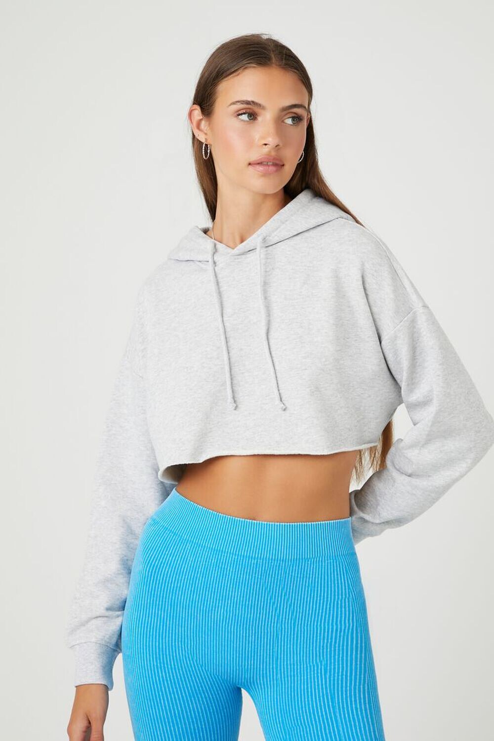 

Укороченное флисовое худи с необработанным кроем Forever 21, серый