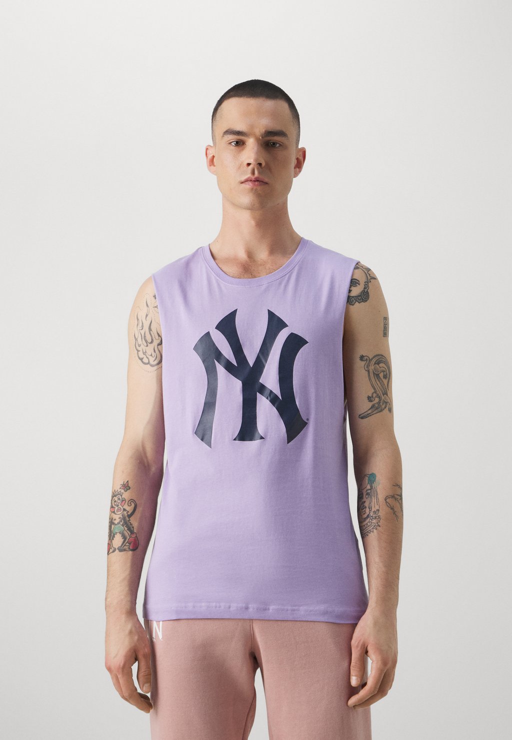 

Team Mlb New York Yankees Primary Logo Graphic Tank Fanatics, цвет purple rose