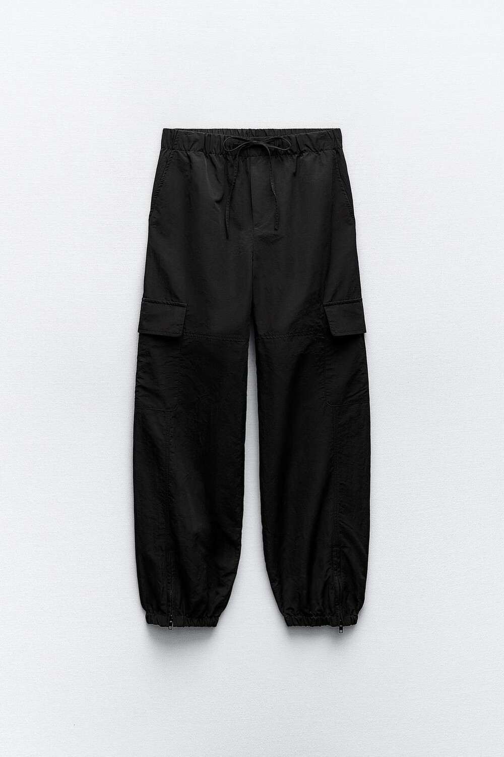

Брюки из нейлона на молнии ZARA, черный
