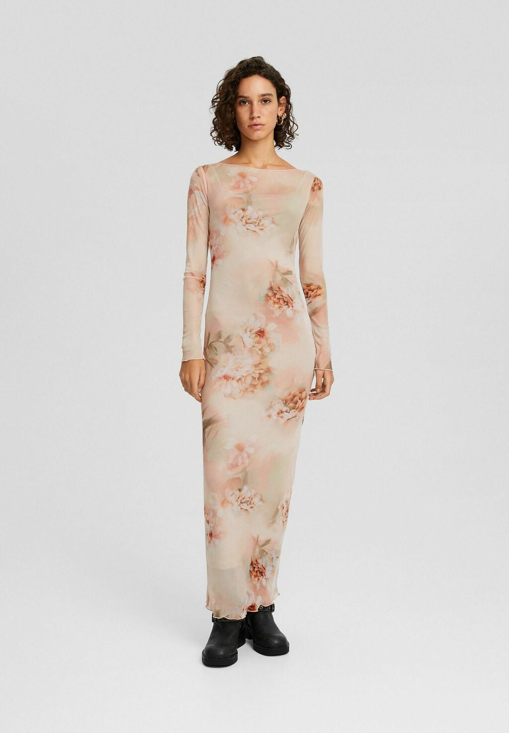 

Длинное платье Long Sleeve Print Bershka, цвет light pink