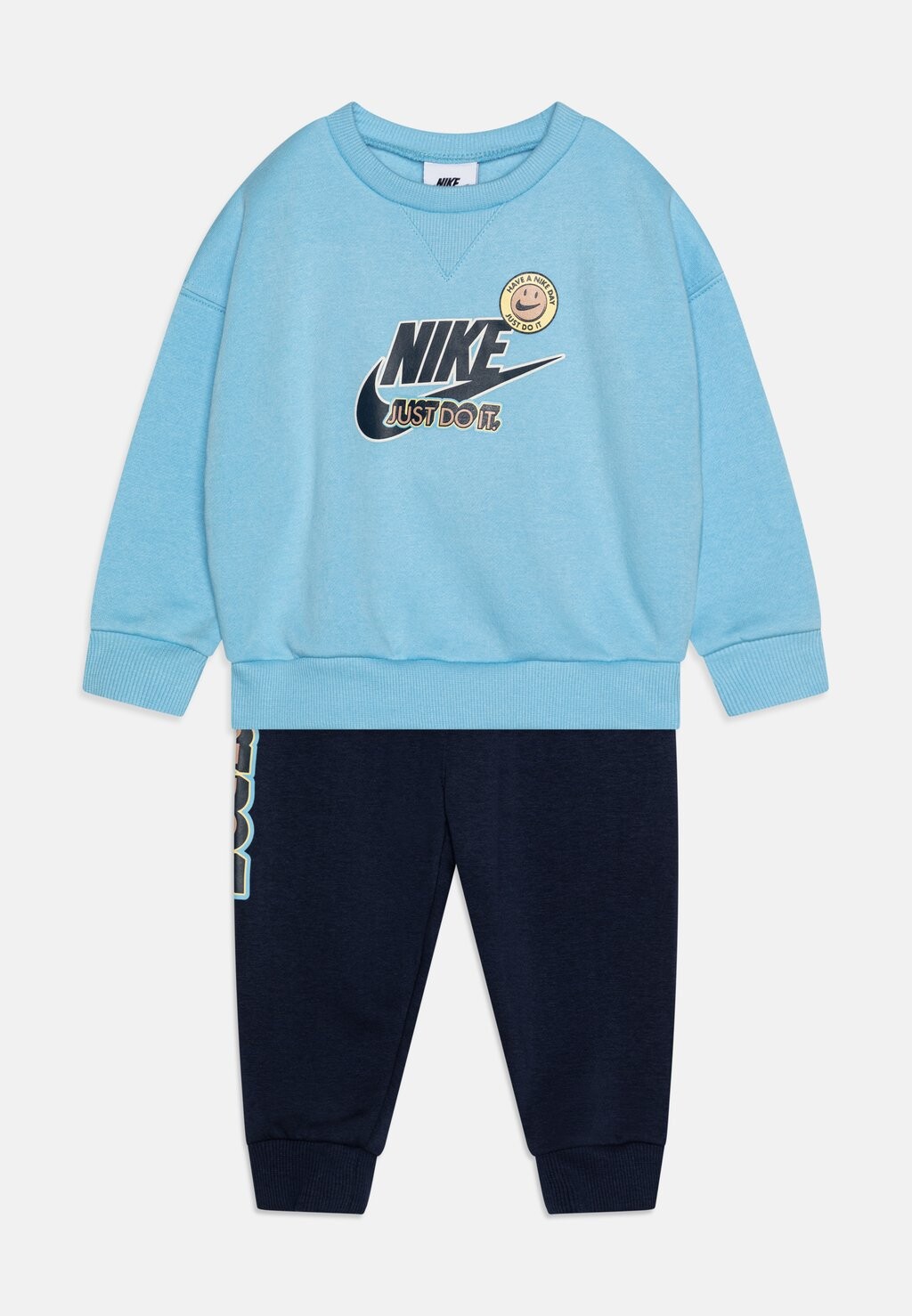 

Спортивный костюм SENSE OF ADVENTURE SET Nike Sportswear, цвет midnight navy