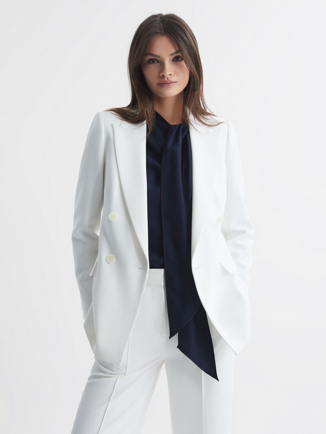 

Двубортный креповый пиджак Sienna Reiss, белый