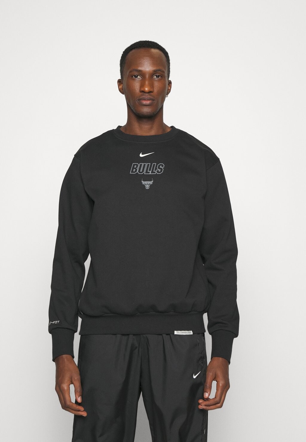 

Свитшот Nike