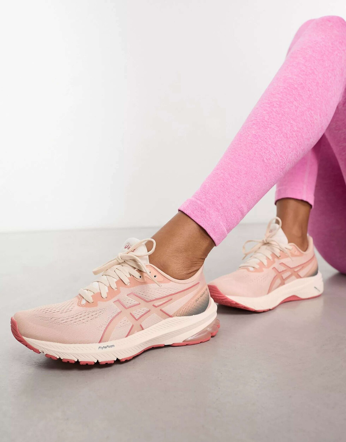 

Розовые кроссовки для стабилизации бега Asics GT-1000 12