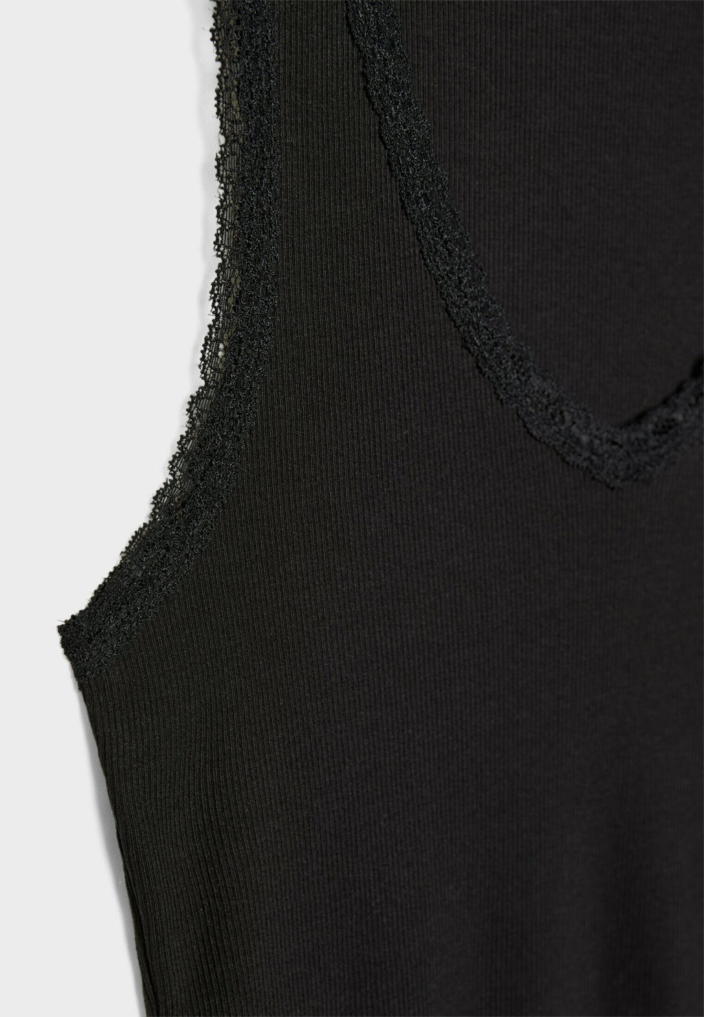 

Топ WITH V-NECKLINE Stradivarius, черный