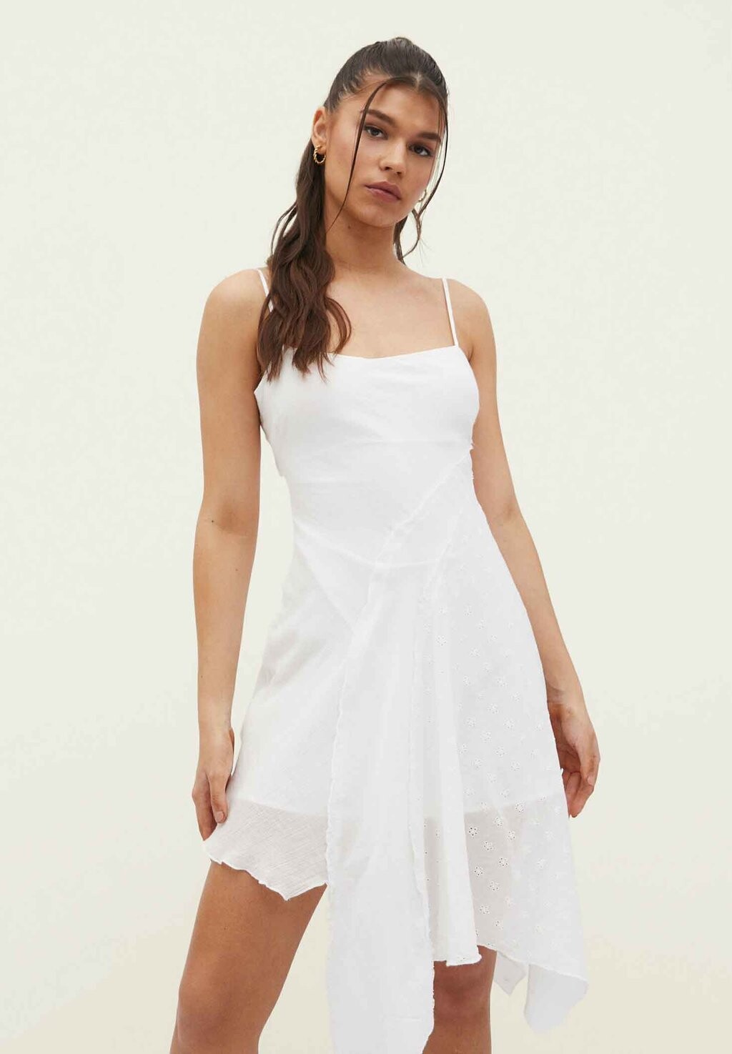 

Коктейльное платье Stradivarius, белый