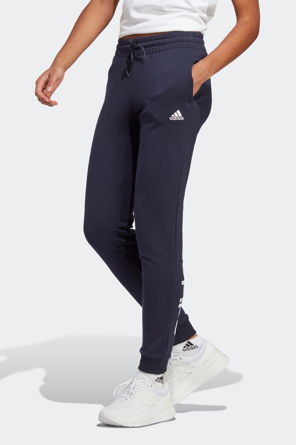 

Sportswear Essentials Линейная махровая ткань с манжетами adidas, синий