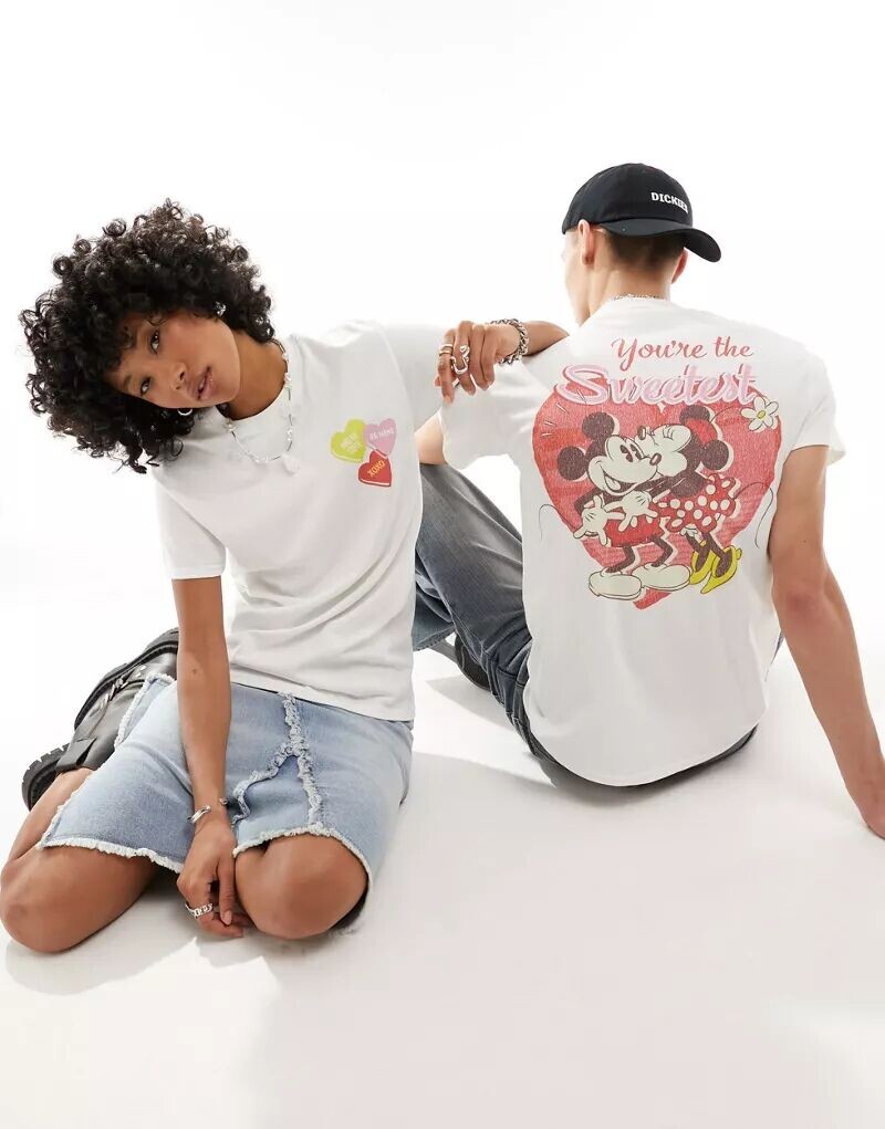 

Белая футболка унисекс Reclaimed Vintage с лицензионным принтом в виде сердечек Disney