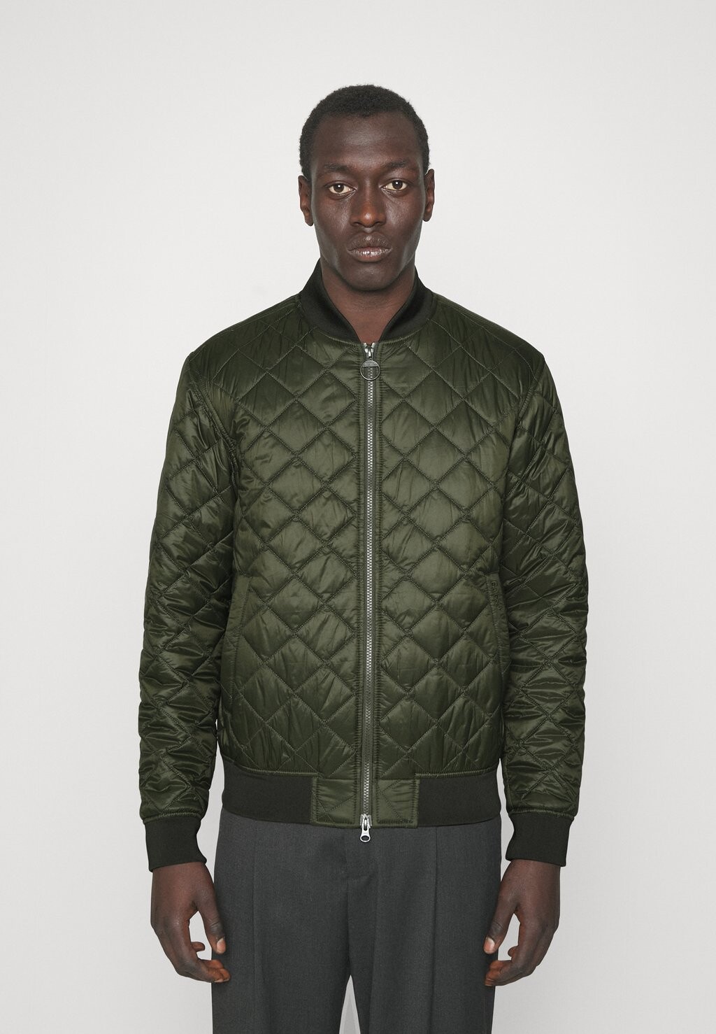 

Куртка-бомбер Barbour, оливковый