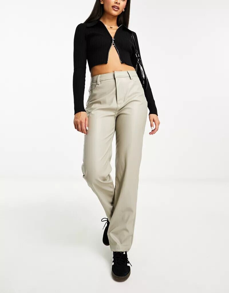 

Брюки прямого кроя из искусственной кожи ASOS