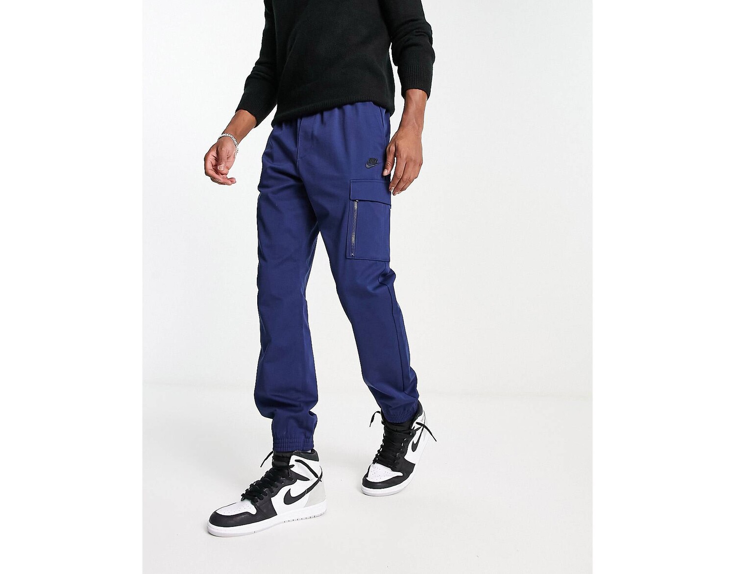 

Темно-синие джоггеры Nike Sport Utility