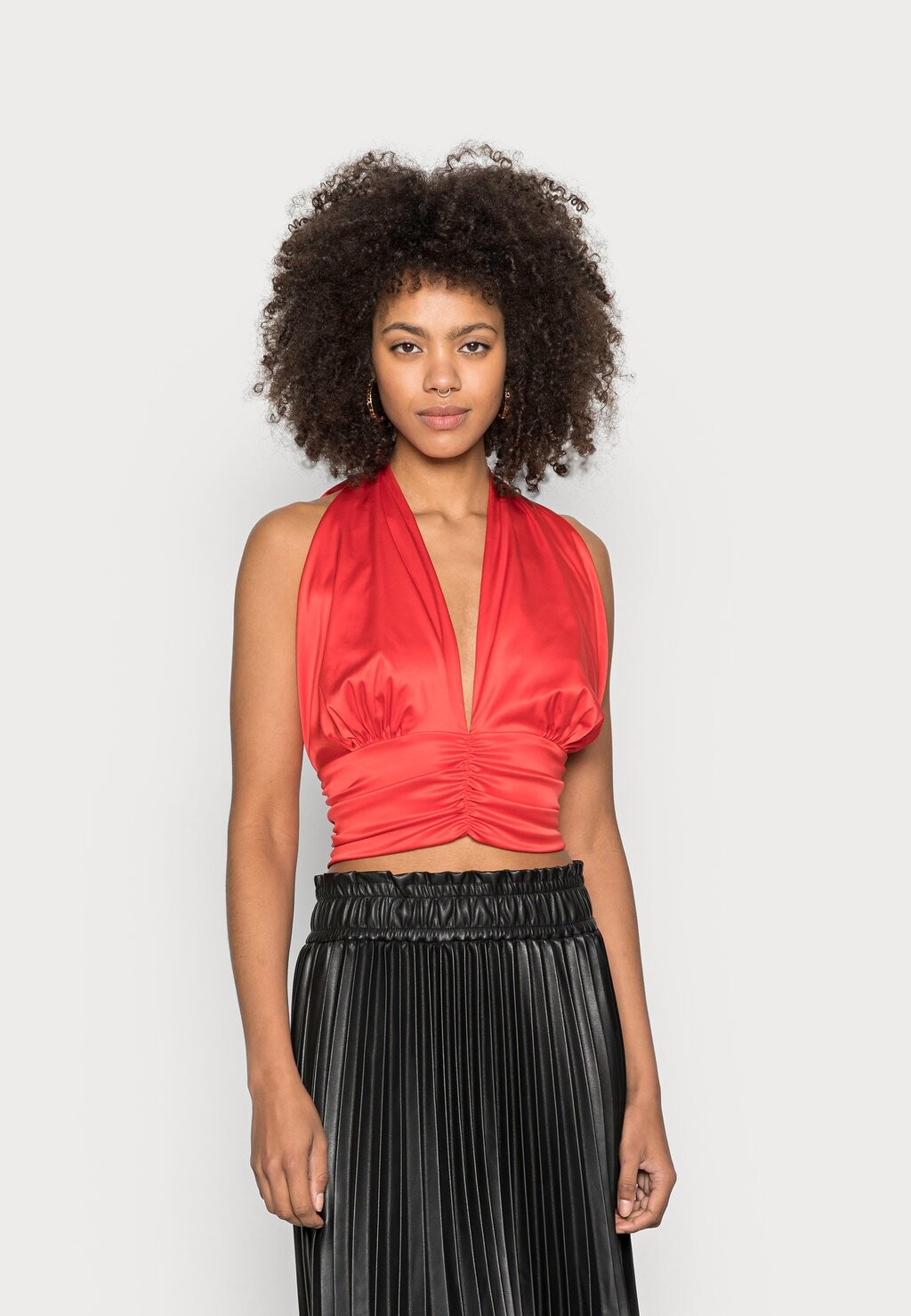 

Топ Gina Tricot