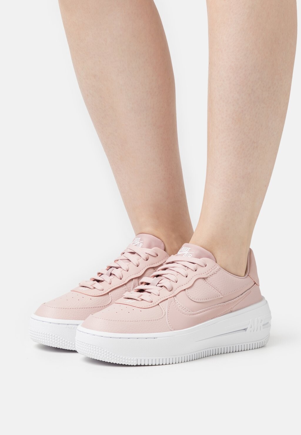 

Кроссовки Nike Af1 Plt.Af.Orm, оксфорд розовый / светло-розовый