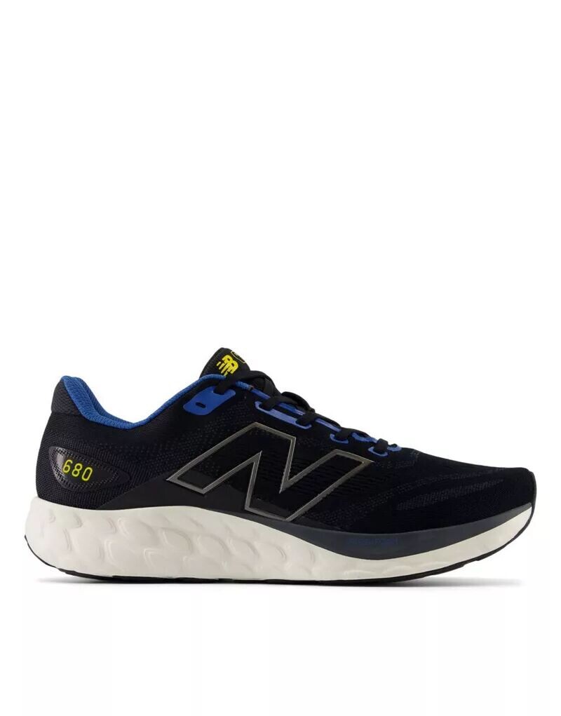 

Черные кроссовки New Balance Fresh Foam 680 v8