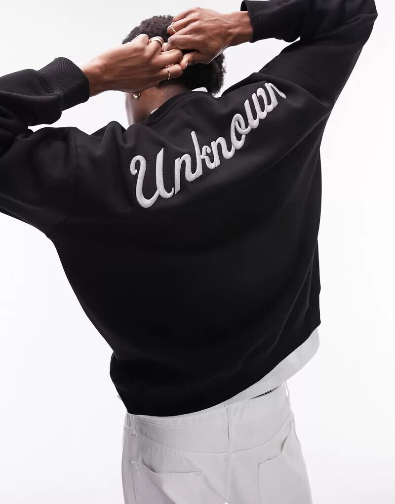 

Черный свитшот оверсайз Topman с вышивкой «Неизвестный» спереди и сзади