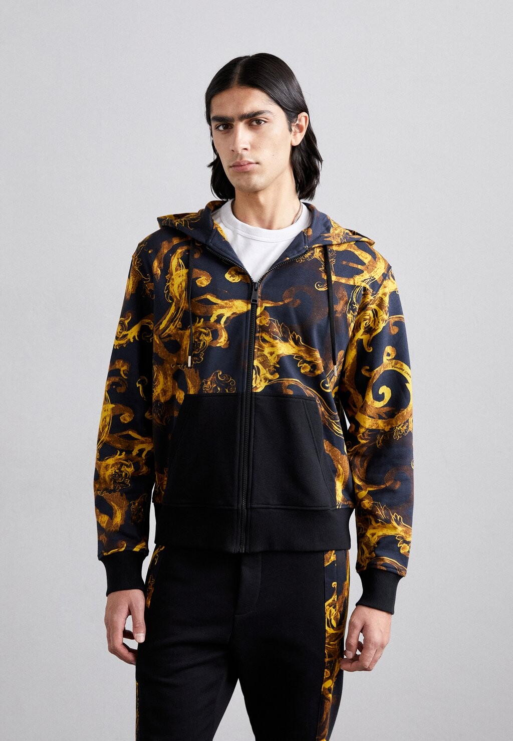 

Толстовка на молнии CONTRAST Versace Jeans Couture, черный