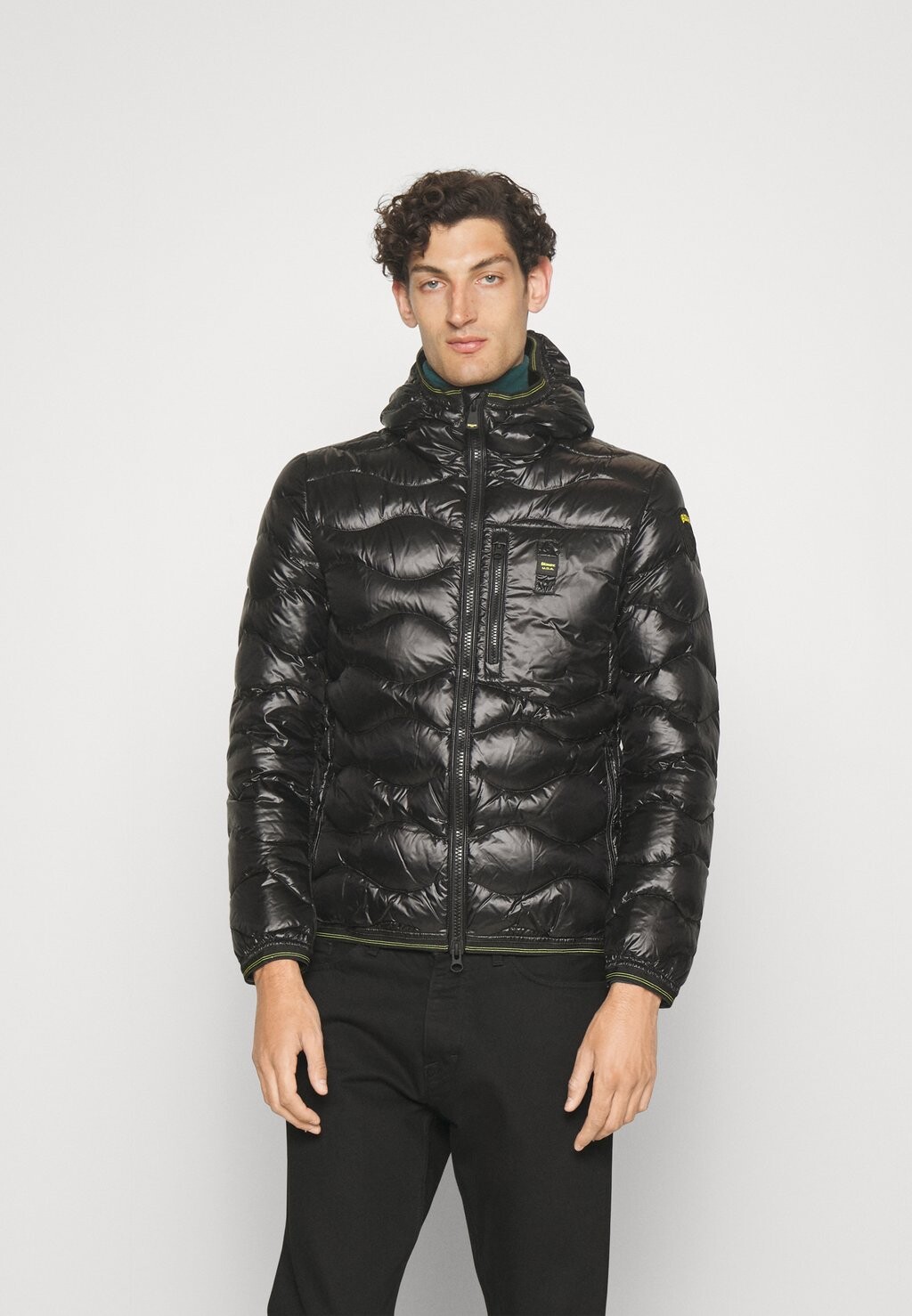 

Пуховик Hoodie Jacket Roll Stitching Blauer, черный