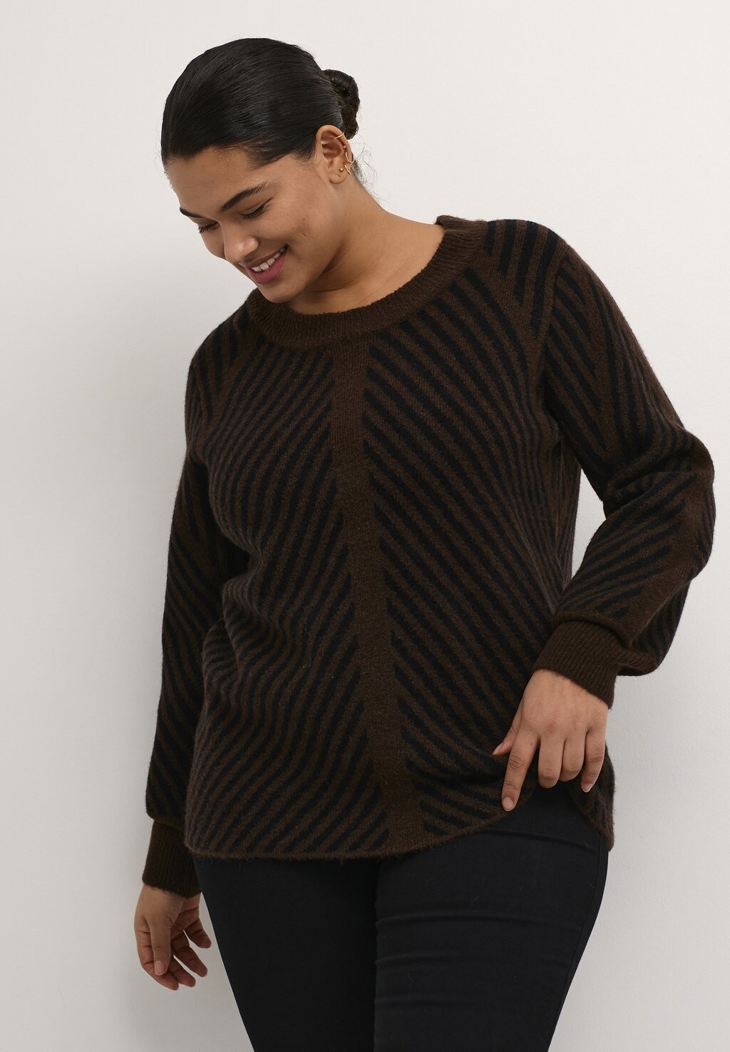 

Свитшот Kaffe Curve VERY, цвет java black stripe