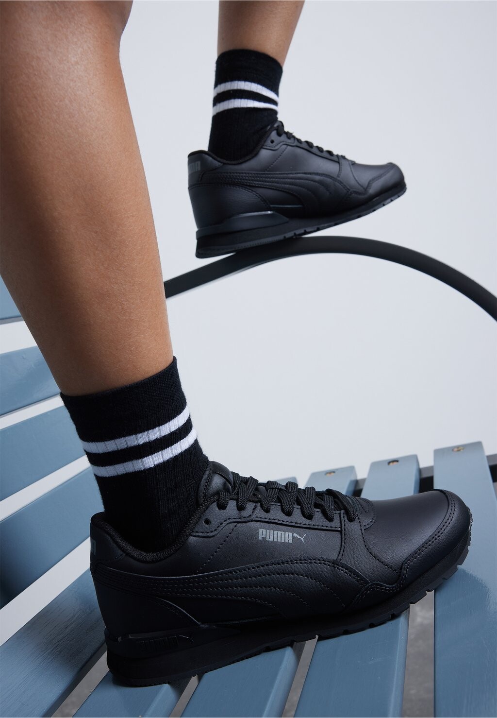 

Кроссовки низкие RUNNER JR UNISEX Puma, цвет black