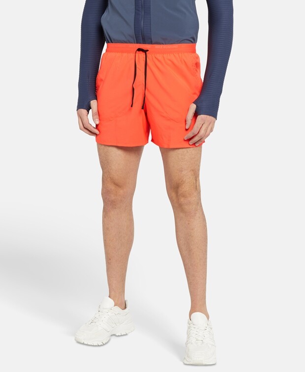 

Функциональные шорты Nike, персик