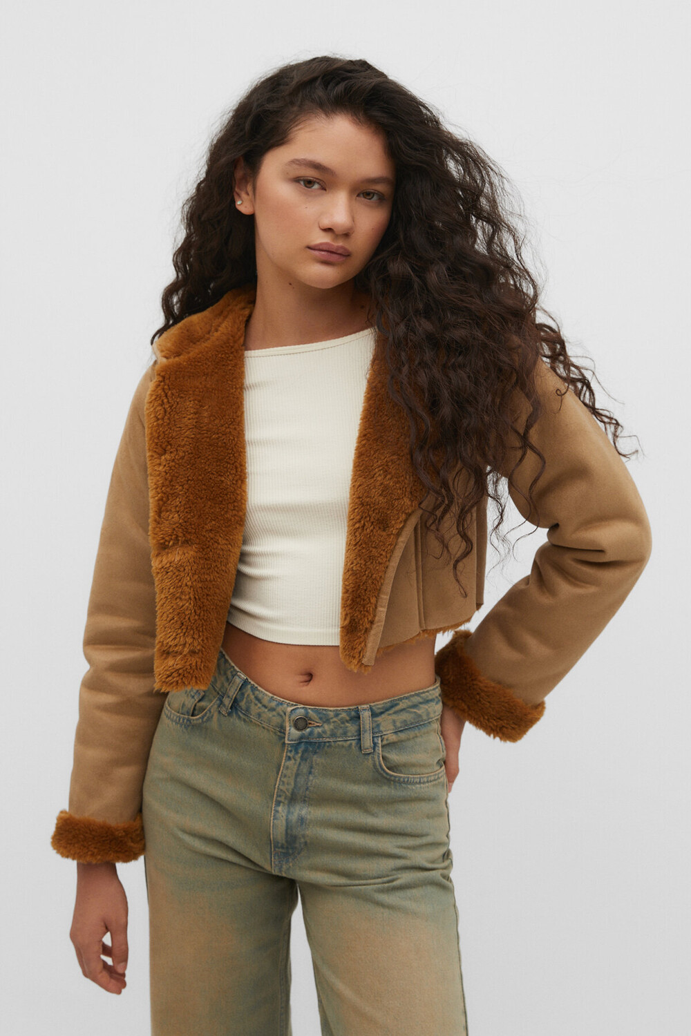 

Куртка с капюшоном мехом внутри Stradivarius, коричневый