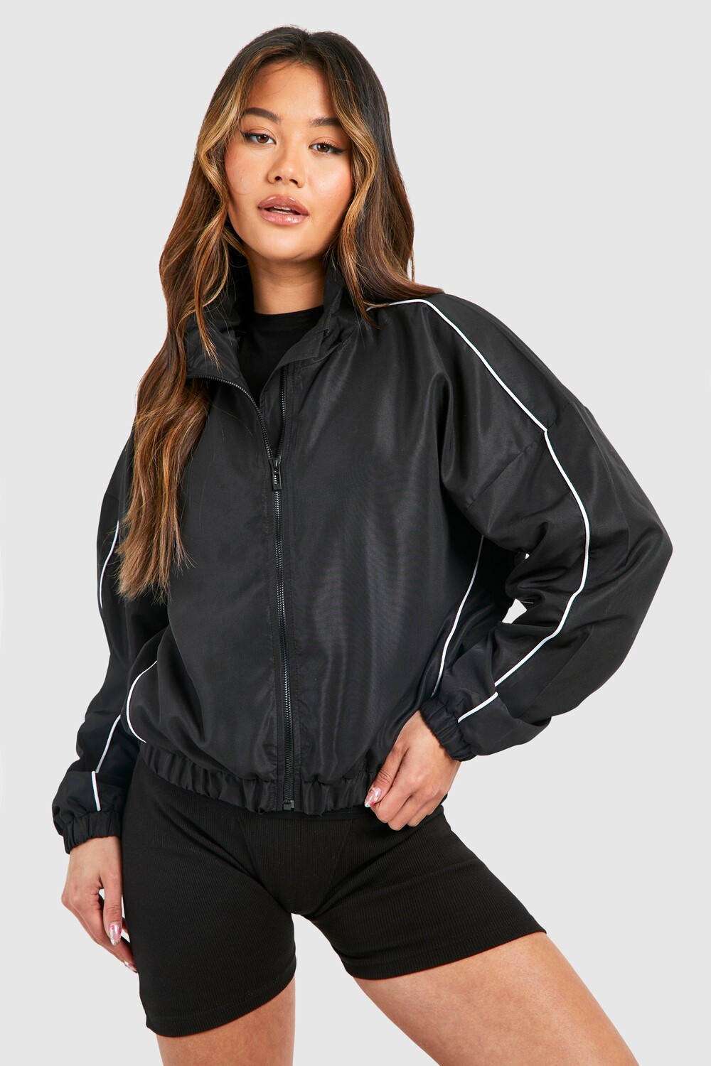 

Укороченная куртка с контрастными деталями boohoo, черный