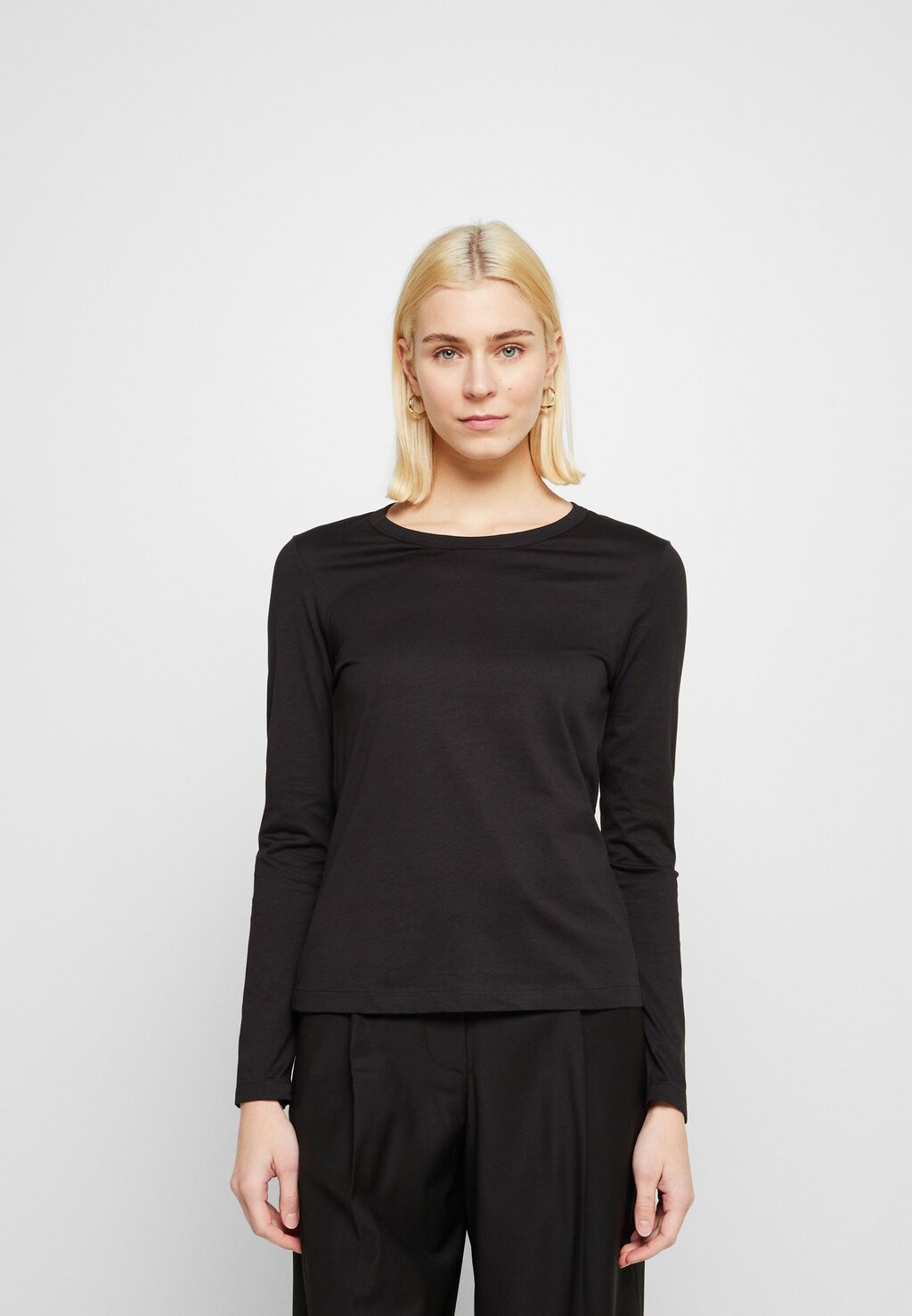 

Футболка с длинными рукавами ФУТБОЛКА CREW NECK TEE Calvin Klein, ck black