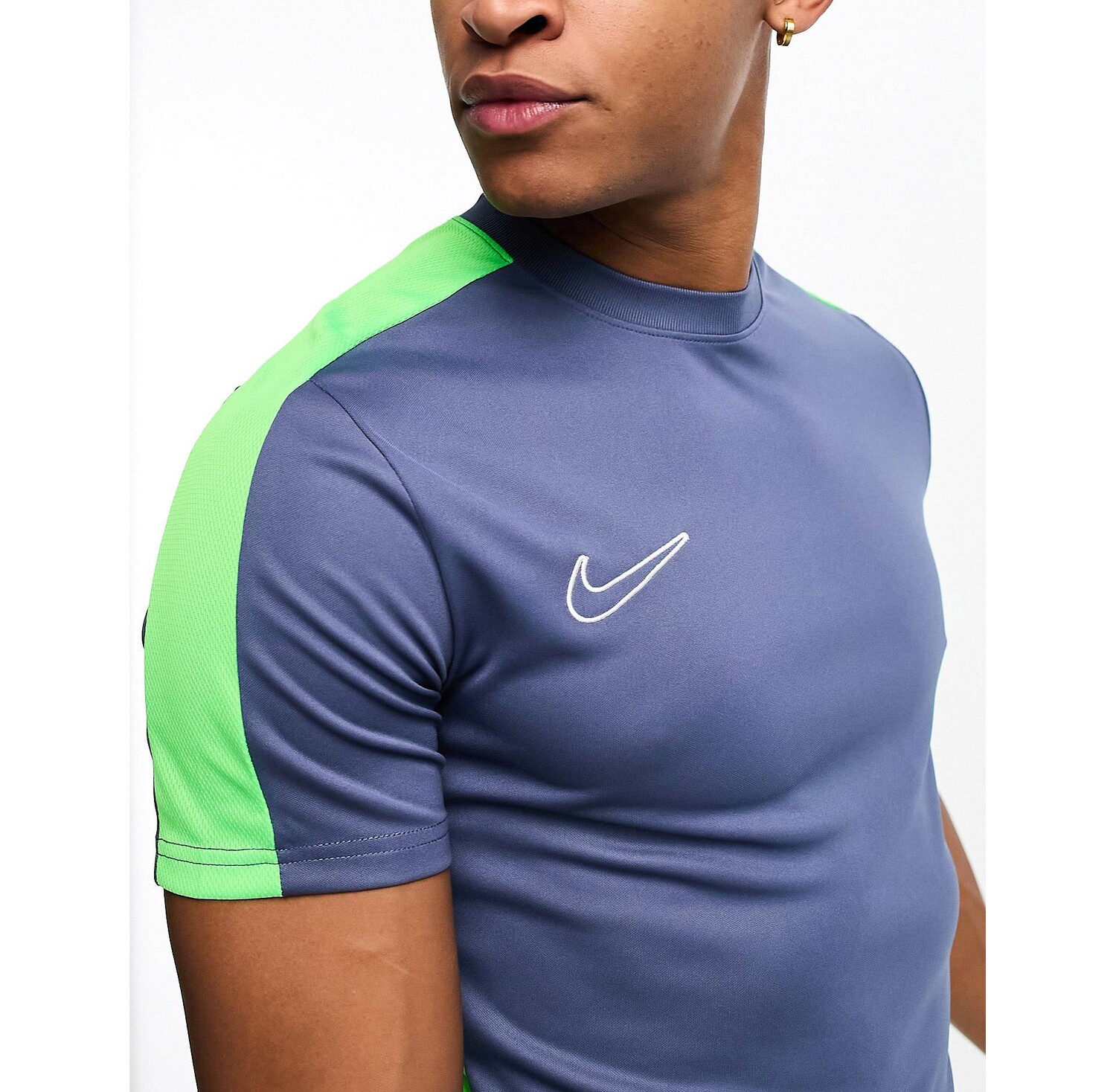 

Футболка Nike Football Academy 23 синего цвета с желтым оттенком, Синий