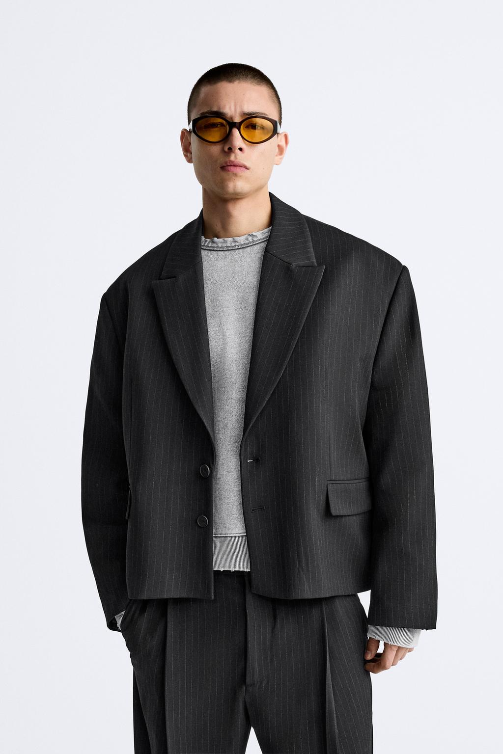 цена Укороченный пиджак в полоску ZARA, черный