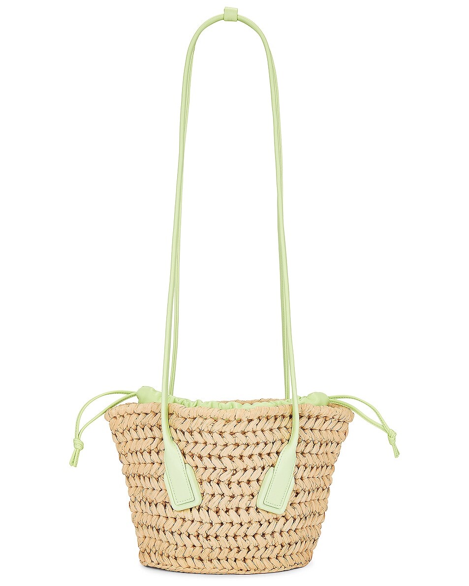 

Сумка через плечо Bottega Veneta Small Arco Basket Tote, цвет Natural, Fennel, & Gold