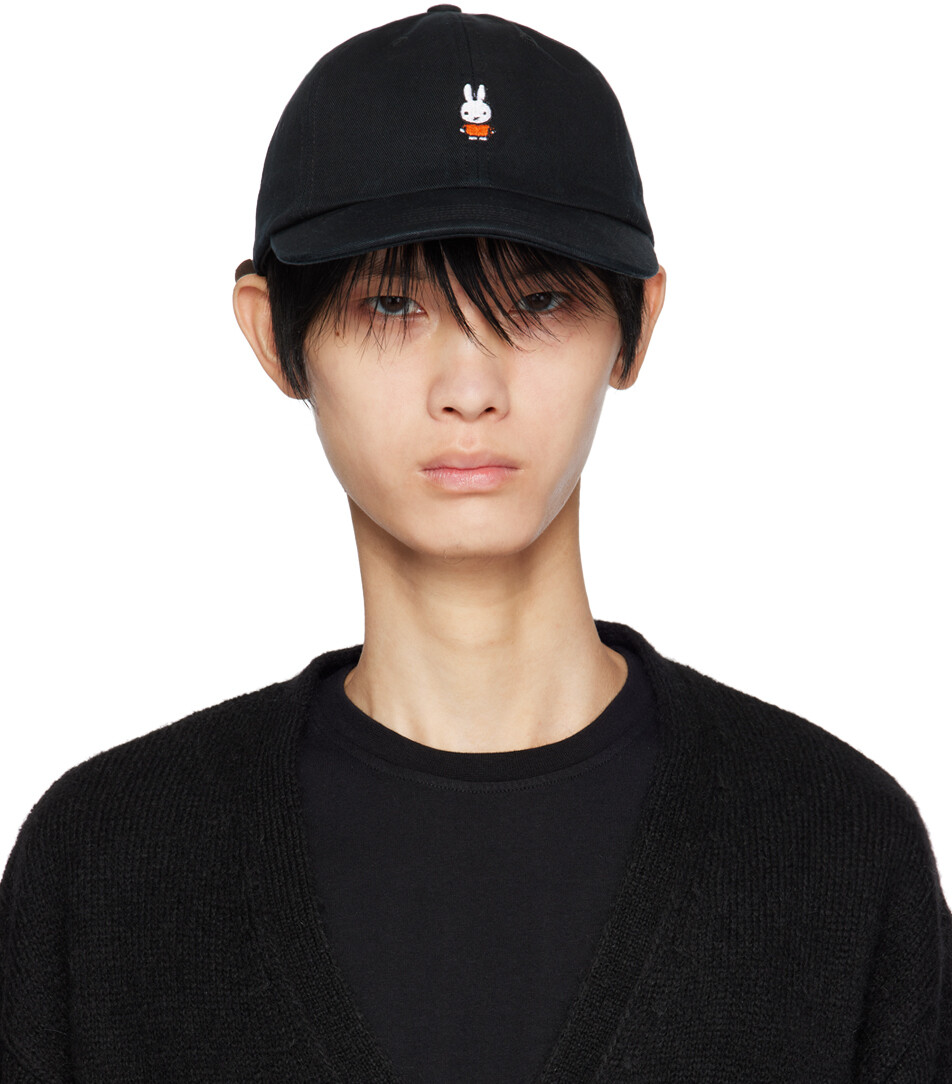

Черная кепка с шестью панелями Miffy Pop Trading Company