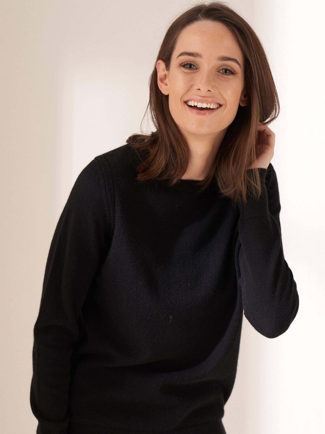 

Джемпер с круглым вырезом Truly Cashmere, черный