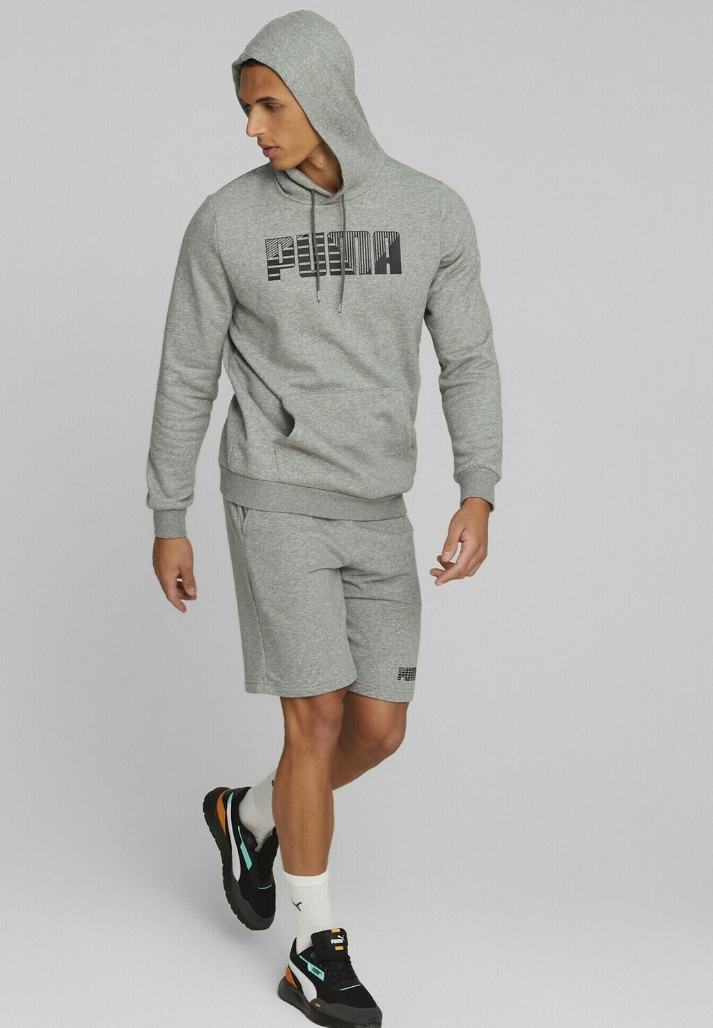 

Худи Puma