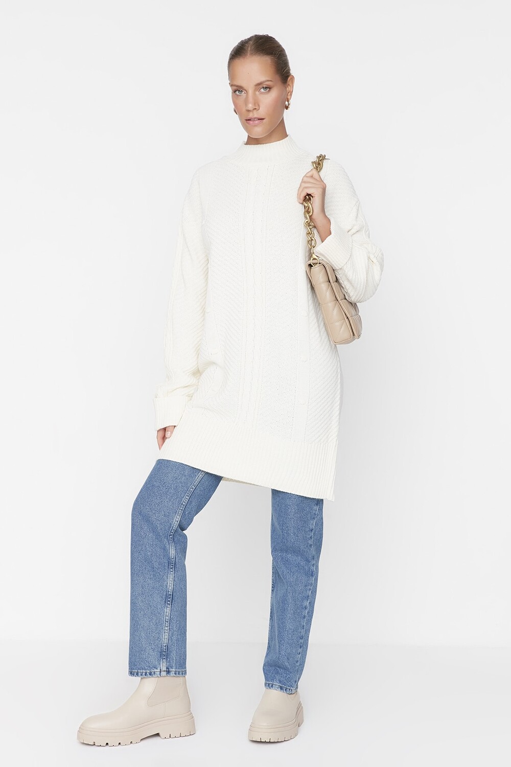 

Свитер из трикотажа с косой цвета экрю Trendyol Modest
