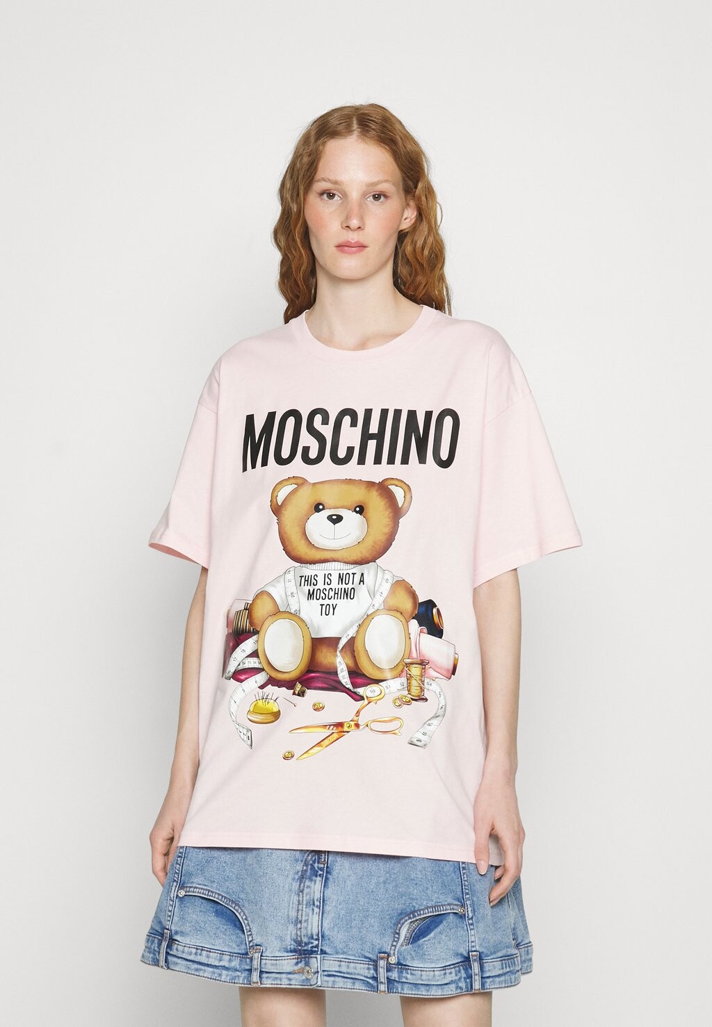 

Футболка с принтом MOSCHINO