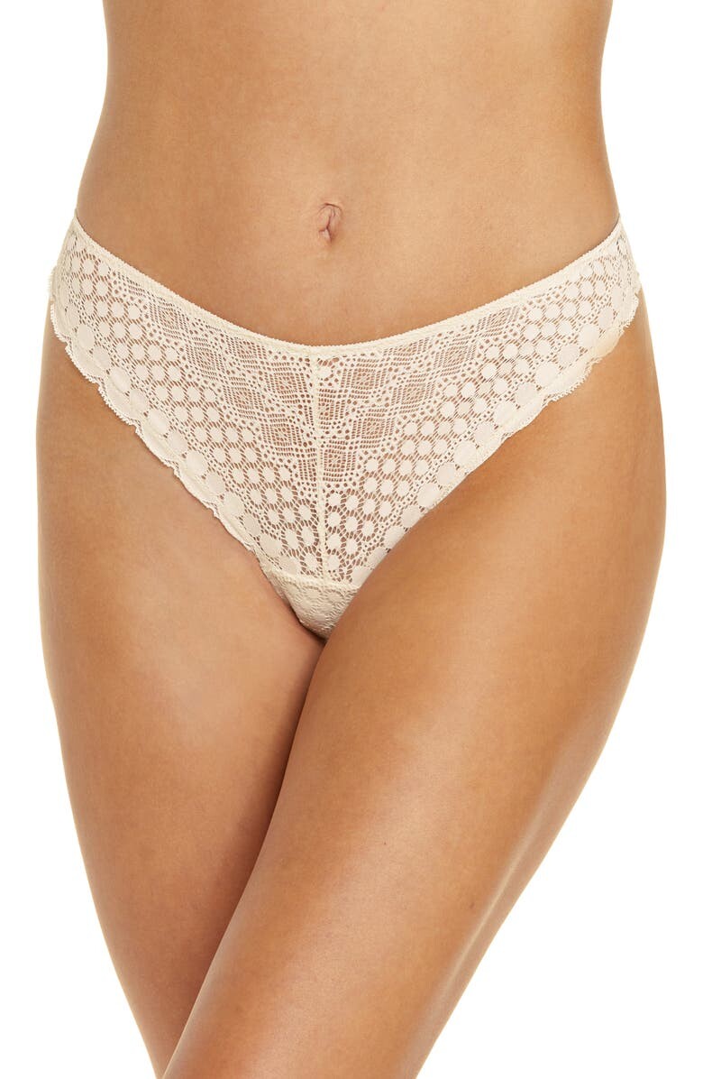 

Кружевные стринги Cherie Cherie ETAM