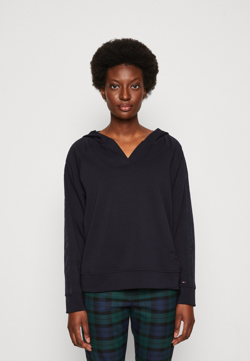 

Футболка с принтом Tommy Hilfiger, Черный
