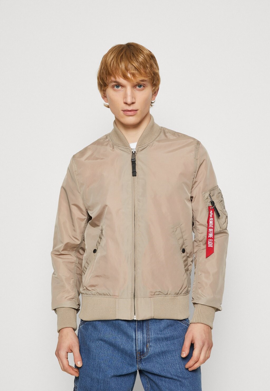 

Куртка-бомбер Alpha Industries