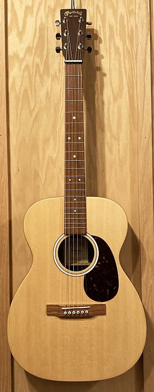 

Акустическая гитара Martin 00-X2E - Natural